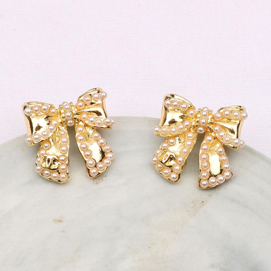 Simple 18K Gold Plated 925 Silver Luxury Brand Designers Letter Stud Geometric Famous Women Crystal Rhinestone Pearl Long Earring Jewelry Accessories 341-360Style
Simple 18K Gold Plated 925 Silver Luxury Brand Designers Letter Stud Geometric Famous Women Crystal Rhinestone Pearl Long Earring Jewelry Accessories 341-360Style