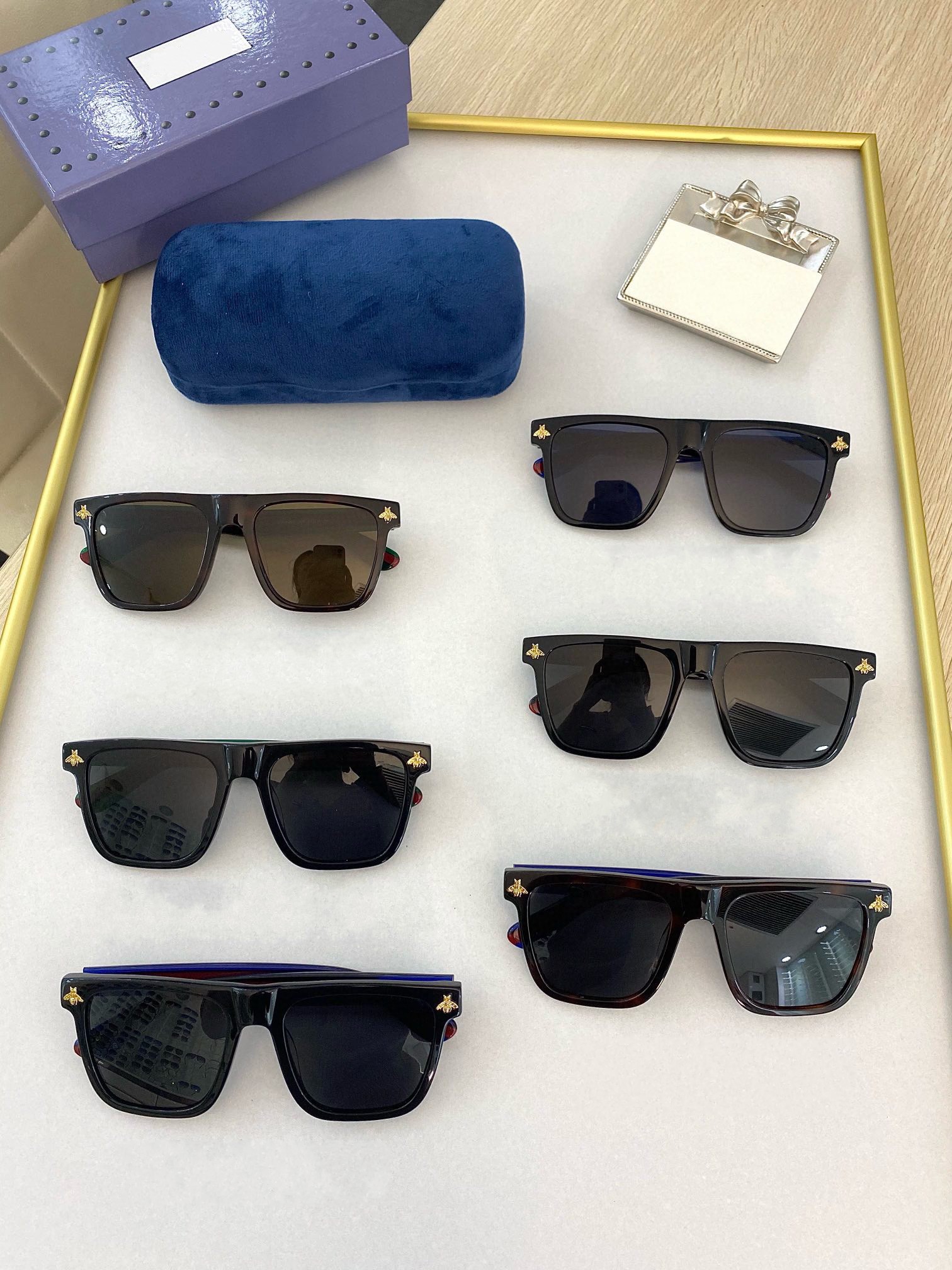 top quality mens Sunglasses for women 0895 men sun glasses fashion style protects eyes UV400 lens with case, White;black
top quality mens Sunglasses for women 0895 men sun glasses fashion style protects eyes UV400 lens with case, White;black