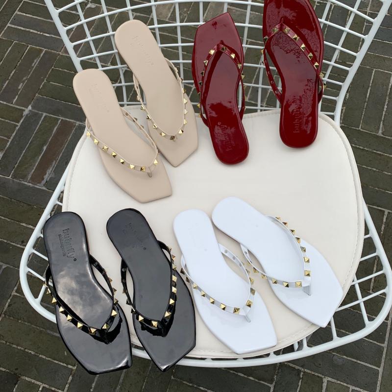 Rivet Rubber Flip Flops Flat Shoes Fashion Women's Summer Sandals Beach Jelly Slippers, Black
Rivet Rubber Flip Flops Flat Shoes Fashion Women's Summer Sandals Beach Jelly Slippers, Black