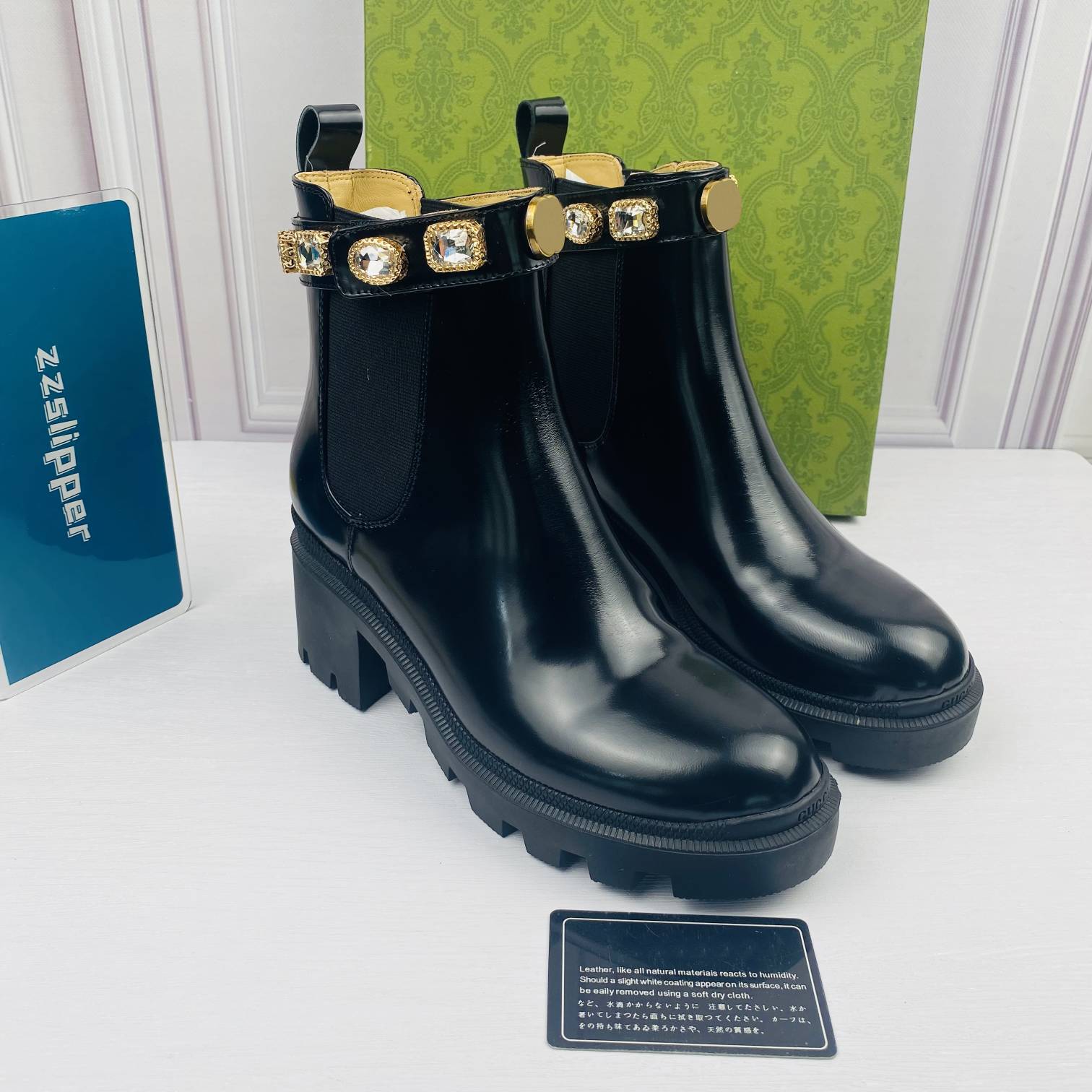Designer Women ankle boot Luxury brand platform Letter printing Martin Boots Ladies 100% Genuine Leather Winter booties Shoes with box size 35-41
Designer Women ankle boot Luxury brand platform Letter printing Martin Boots Ladies 100% Genuine Leather Winter booties Shoes with box size 35-41