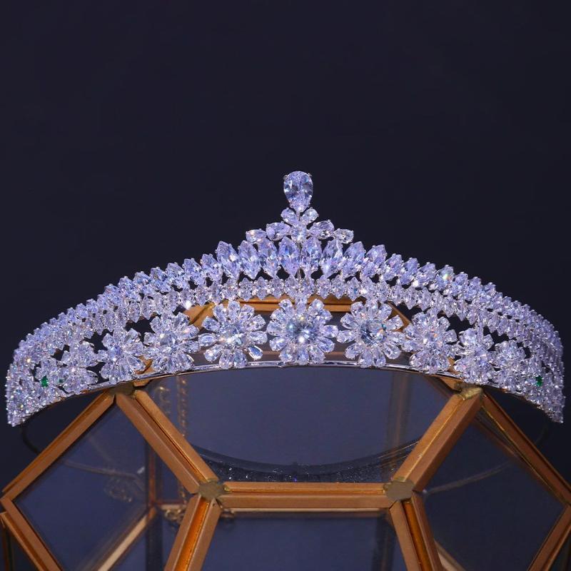 Hair Clips & Barrettes Sexy Luxury Flower-Shaped ZirconCrown Accessories Fashion Temperament Bridal Wedding Crystal Jewelry Headdress, Golden;silver
Hair Clips & Barrettes Sexy Luxury Flower-Shaped ZirconCrown Accessories Fashion Temperament Bridal Wedding Crystal Jewelry Headdress, Golden;silver