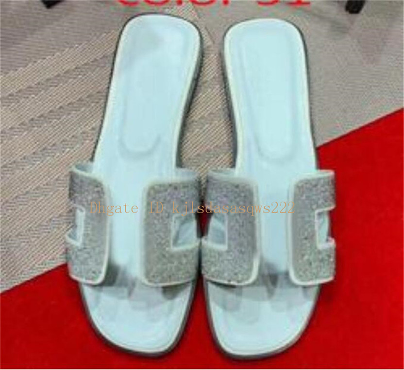 2021 Beach slippers Classic Flat woman slippers Summer lady Cartoon Big Head Slippers Leather Hotel Bath fashion women shoes Large size 35-41-42, Black
2021 Beach slippers Classic Flat woman slippers Summer lady Cartoon Big Head Slippers Leather Hotel Bath fashion women shoes Large size 35-41-42, Black