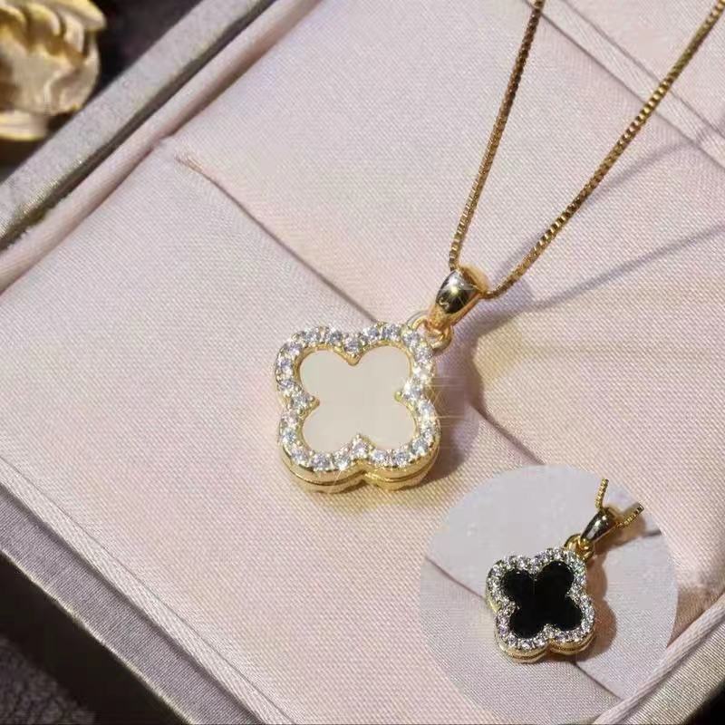 Pendant Necklaces Factory Direct Supply Lucky Double-Sided Clover 2021 New Black and White Double-Sided Elegant Clavicle Chain
Pendant Necklaces Factory Direct Supply Lucky Double-Sided Clover 2021 New Black and White Double-Sided Elegant Clavicle Chain