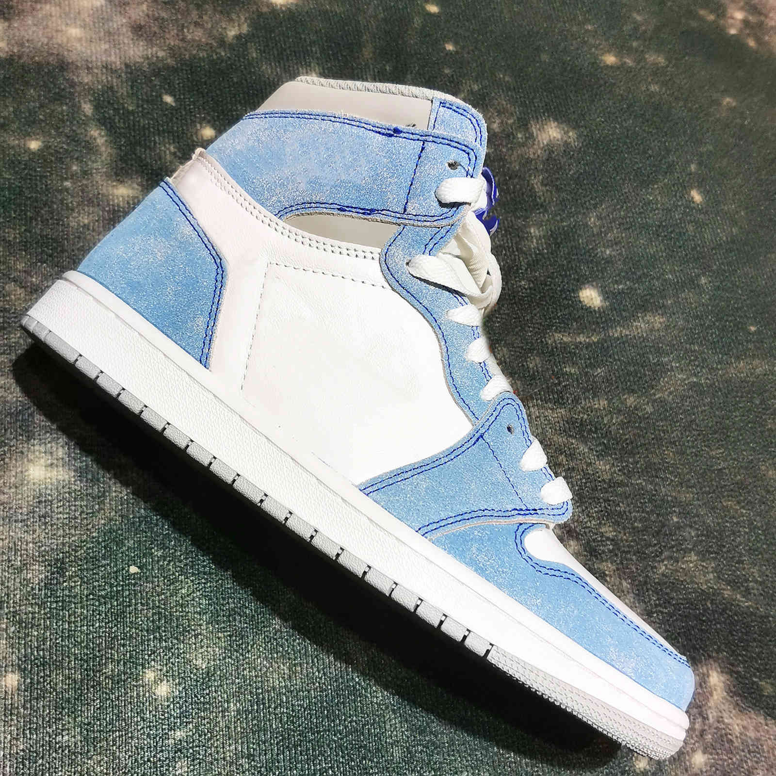 21 Chicago University Blue White 1s One Mens Basketball Shoes for womens sports off Designer Sneakers Trainers, Black
21 Chicago University Blue White 1s One Mens Basketball Shoes for womens sports off Designer Sneakers Trainers, Black