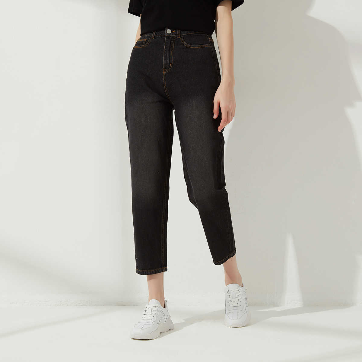 Wixra Stylish Denim Pants Female High Waist Jeans With Fur BF Casual Button Trousers Womens Streetwear Autumn Winter 210922