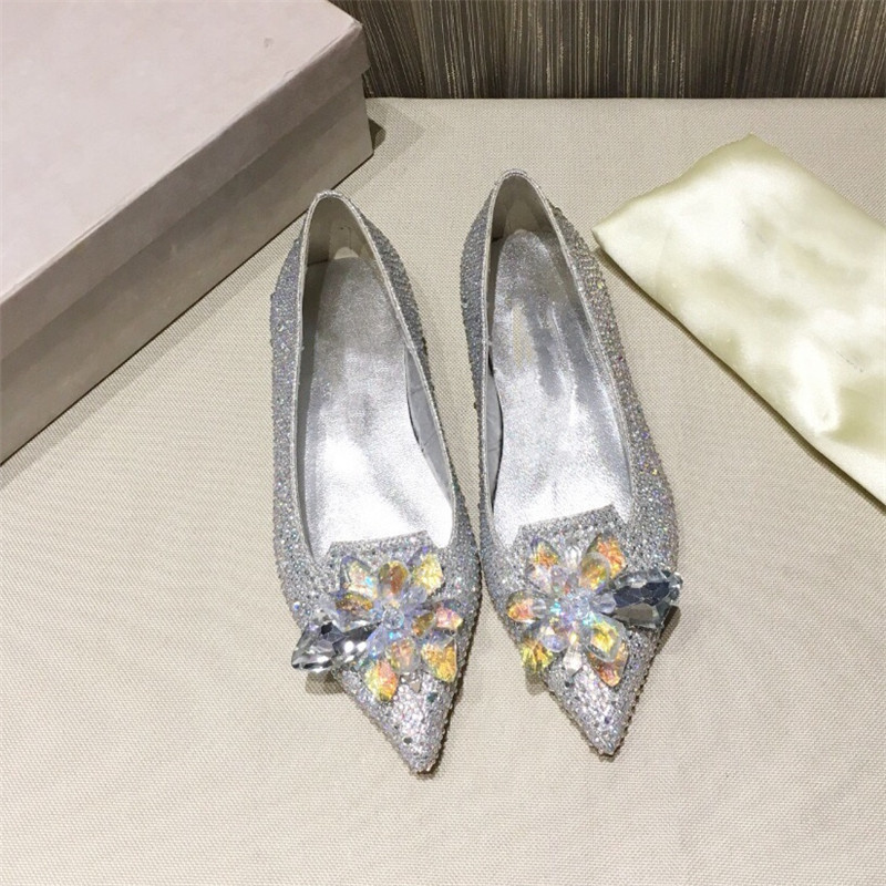2021 designer sexy luxury Cinderella crystal shoes flat bottom bridal dance shiny women's wedding pointed diamond high heels 2.5cm 6.5cm, Red
2021 designer sexy luxury Cinderella crystal shoes flat bottom bridal dance shiny women's wedding pointed diamond high heels 2.5cm 6.5cm, Red