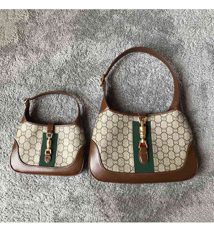 Classic temperament women's armpit bag 2021 single shoulder bag high quality printed portable women's bag
Classic temperament women's armpit bag 2021 single shoulder bag high quality printed portable women's bag