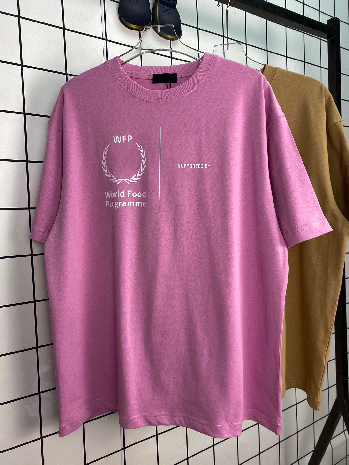 2021ss spring and summer new high grade cotton printing short sleeve round neck panel T-Shirt Size: m-l-xl--xxxl Color: black white dd33c9dd8, Black;brown
2021ss spring and summer new high grade cotton printing short sleeve round neck panel T-Shirt Size: m-l-xl--xxxl Color: black white dd33c9dd8, Black;brown