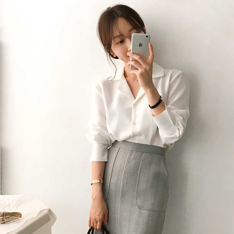 White Blouse Women Fashion Turn Down Collar Single-breasted Elegant Shirts Spring Autumn Casual 210602
White Blouse Women Fashion Turn Down Collar Single-breasted Elegant Shirts Spring Autumn Casual 210602