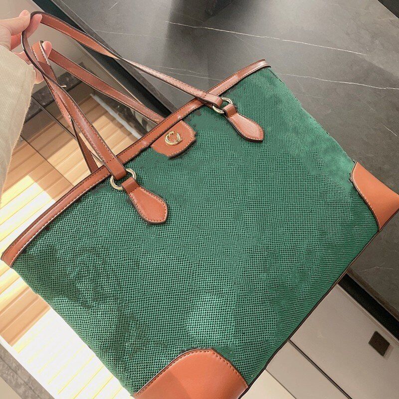 Casual denim totes women fashion retro one-shoulder messenger handbag European and American designer large-capacity travel bag ladies gift, Box (not for sale)
Casual denim totes women fashion retro one-shoulder messenger handbag European and American designer large-capacity travel bag ladies gift, Box (not for sale)