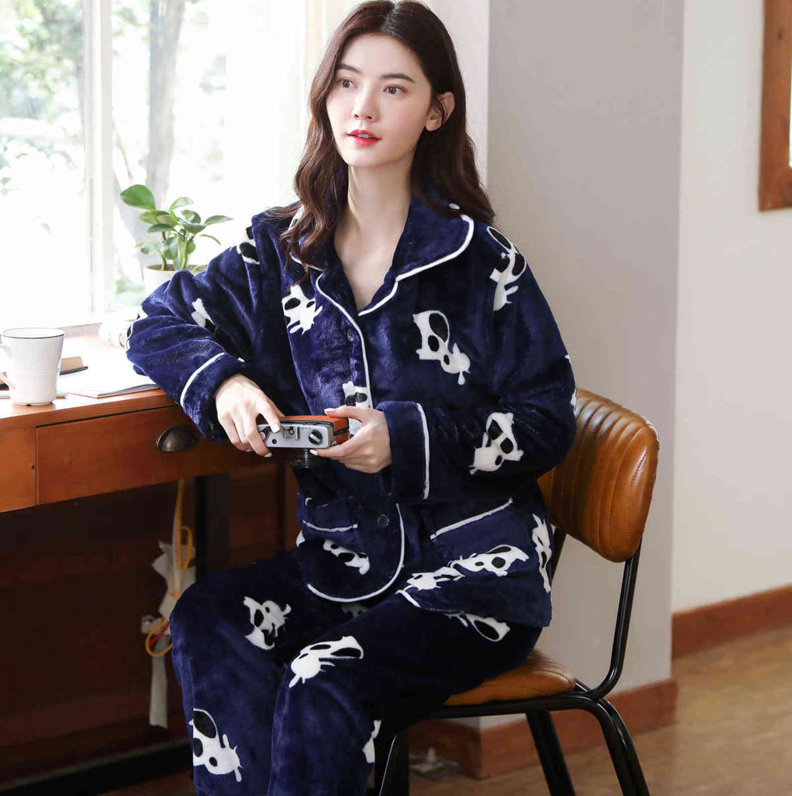 2 Pieces Winter Women Thicken Warm Soft Pajamas Female Flannel Pajamas Set Mujer Long Sleeve Sleepwear for Girls Ladies Pyjamas 211109