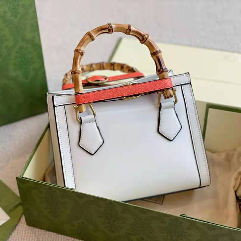 Classic Ladies Handbags High Quality Designer Diana Bamboo Bags High-end Brand Luxury Shoulder Messenger Bags, Random style
Classic Ladies Handbags High Quality Designer Diana Bamboo Bags High-end Brand Luxury Shoulder Messenger Bags, Random style