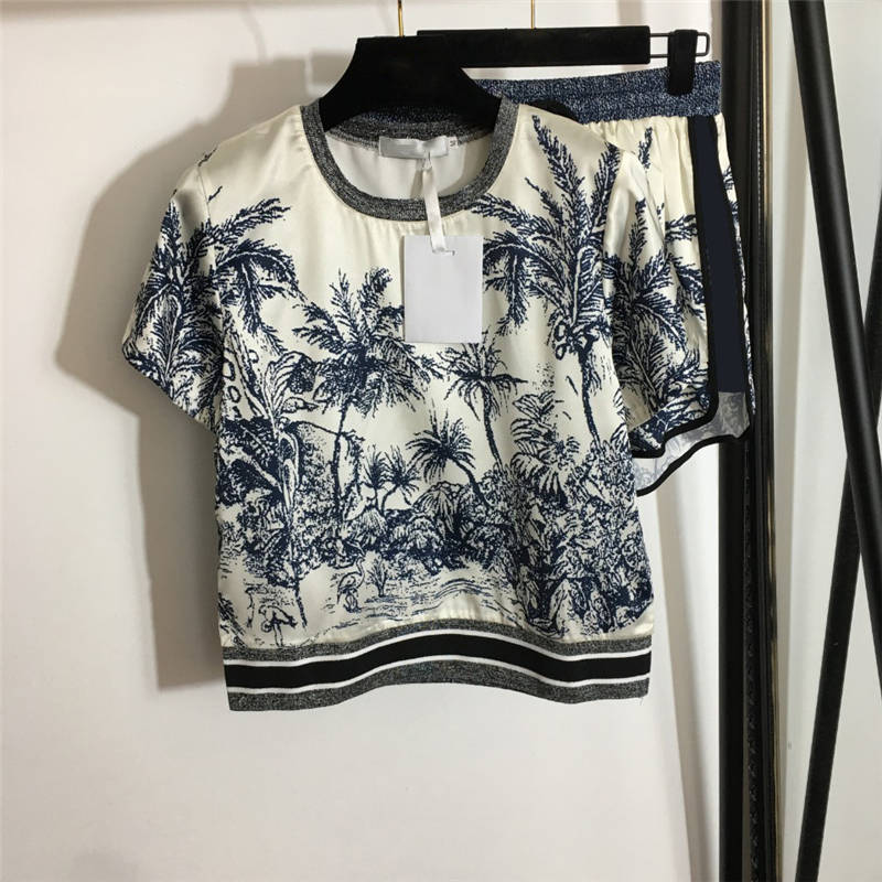 Printed Women Sleepwear Pajamas Tracksuits Short Sleeve Tshirt Shorts Two Piece Set High Grade Womens Home Clothing, Blue
Printed Women Sleepwear Pajamas Tracksuits Short Sleeve Tshirt Shorts Two Piece Set High Grade Womens Home Clothing, Blue