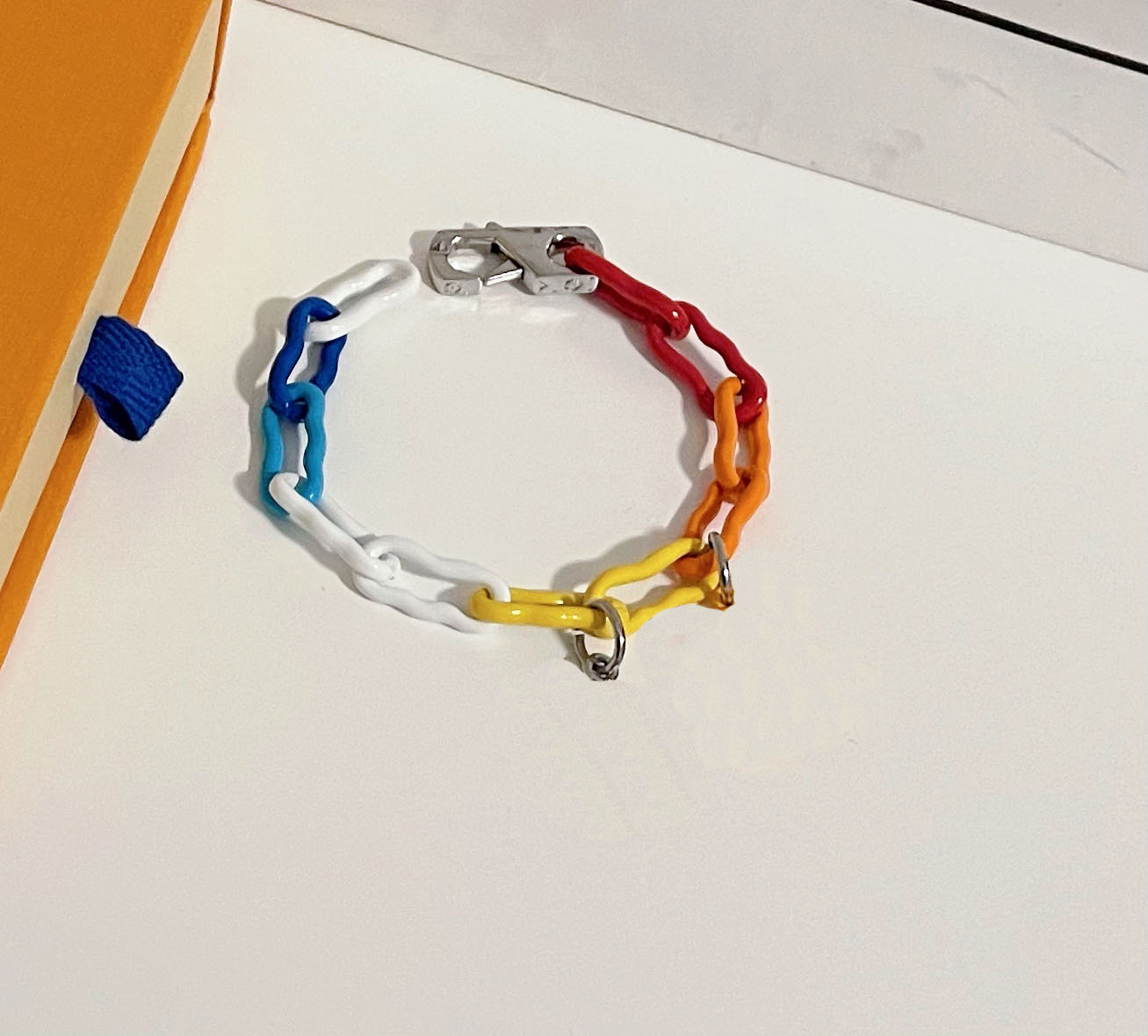 Fashion Men's Rainbow Necklace Luxury Pendant Necklaces Love Bracelet for Man ndesigner jewelry Bracelets with BOX
Fashion Men's Rainbow Necklace Luxury Pendant Necklaces Love Bracelet for Man ndesigner jewelry Bracelets with BOX