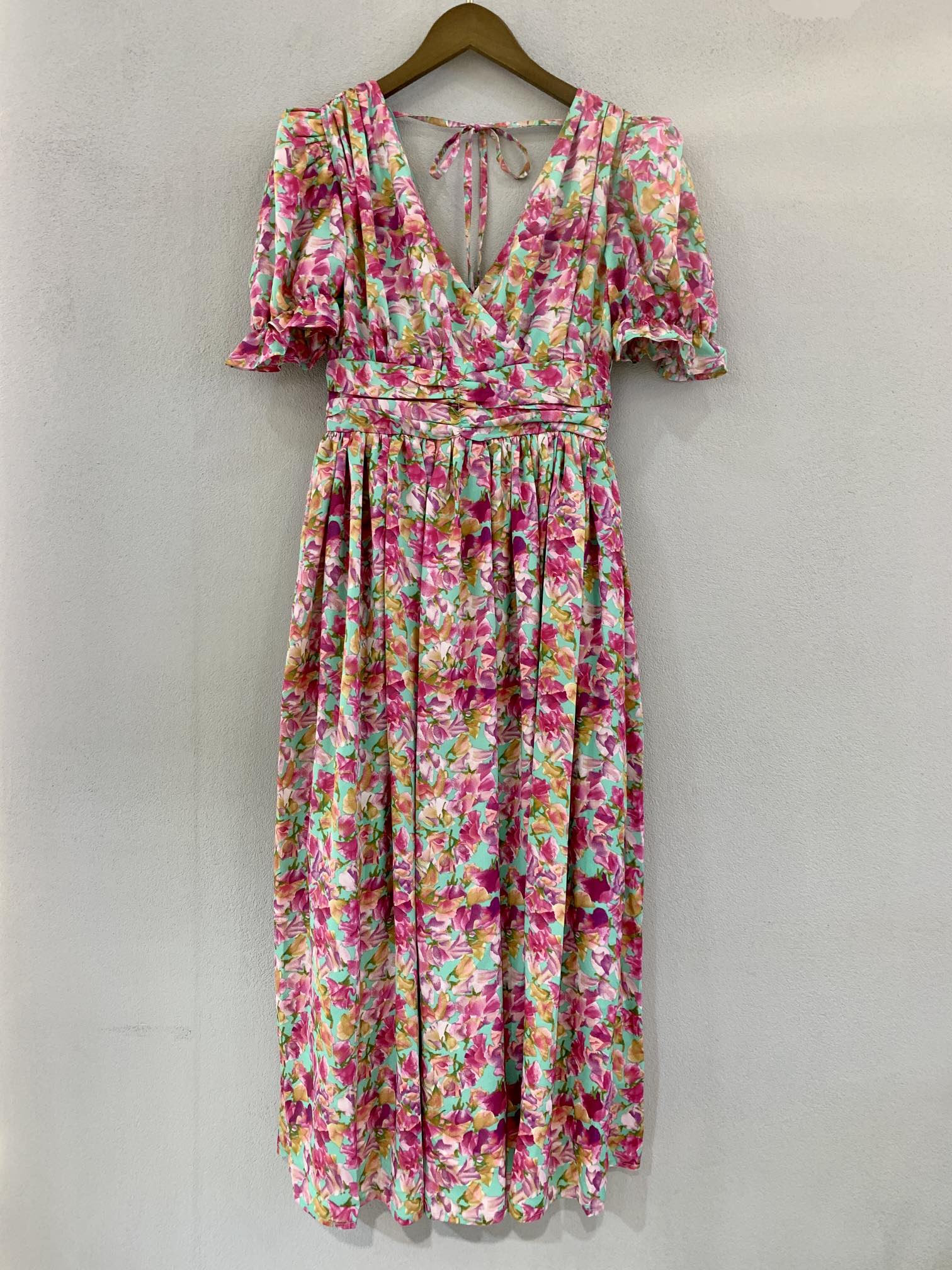 2021 summer new retro waist V-neck bubble sleeve temperament tea break French Floral Dress, Multi
2021 summer new retro waist V-neck bubble sleeve temperament tea break French Floral Dress, Multi