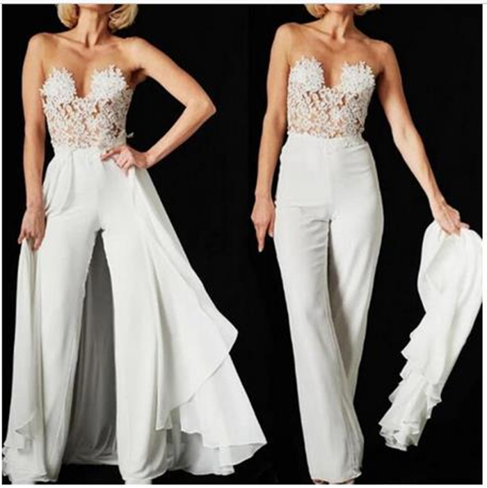 Stylish Lace White Jumpsuit Wedding Dresses Boho Beach Bride Dress Sexy Illusion Bodice Sleeveless Garden Bridal Gowns With Detachable Overskirt Pant 
