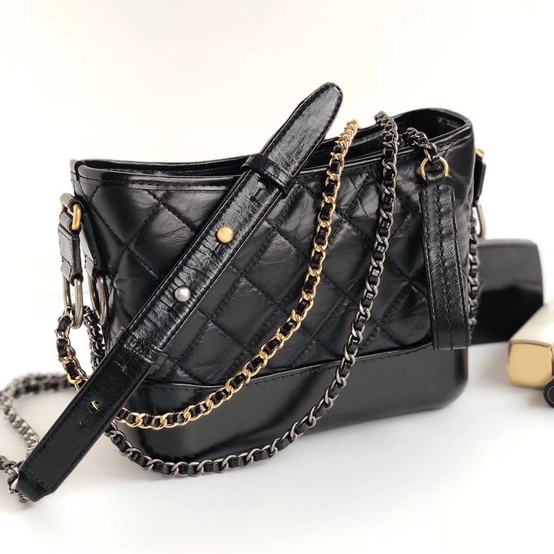 Innovation never disappoints graceful bag Exquisite soft bag body and hard and wide bottom Aesthetically with power and grace 78850 bags 
Innovation never disappoints graceful bag Exquisite soft bag body and hard and wide bottom Aesthetically with power and grace 78850 bags