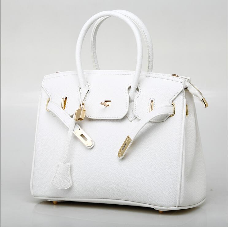 5A+ Fashion Designer purse Women Totes High quality Shoulder bags With Stamped Lock Cowskin Genuine leather Handbag Scarf Horse Charm original box size 35 30 25, Light blue
5A+ Fashion Designer purse Women Totes High quality Shoulder bags With Stamped Lock Cowskin Genuine leather Handbag Scarf Horse Charm original box size 35 30 25, Light blue