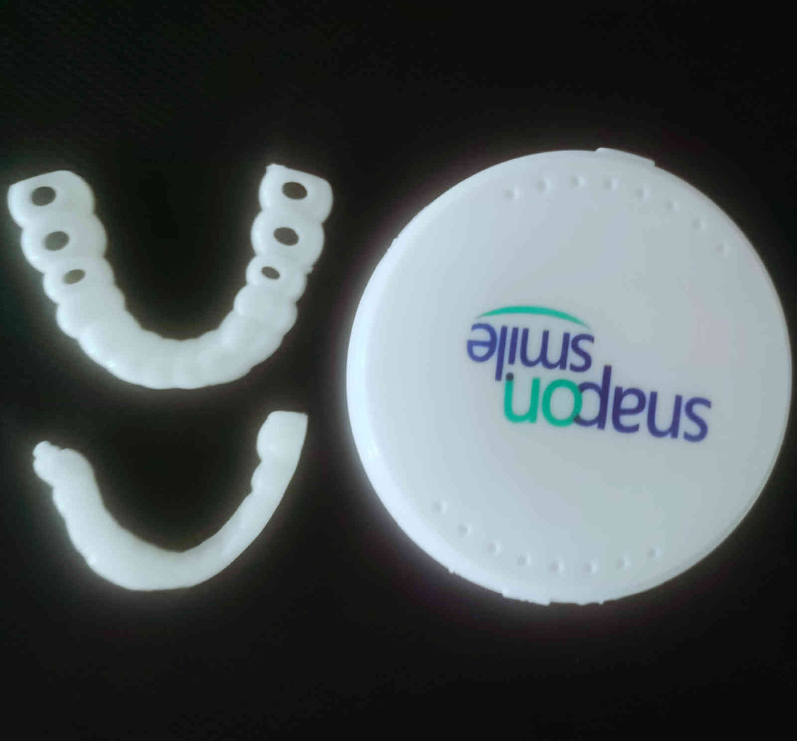 The fourth generation instant smile silicone artificial tooth braces whitening paste smile false braces
The fourth generation instant smile silicone artificial tooth braces whitening paste smile false braces