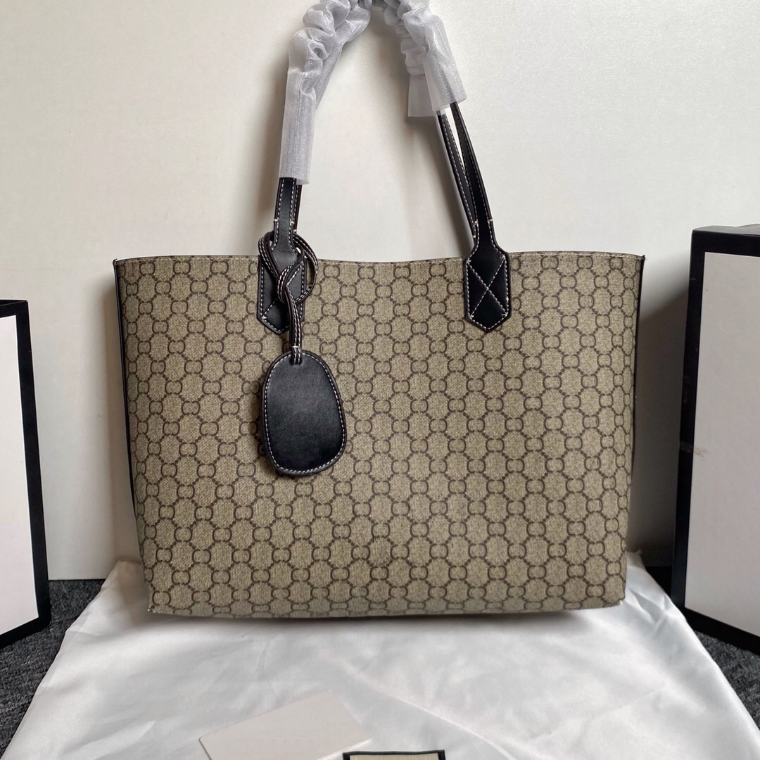 Designer Bags Handbag Shoulder Bag Purse Multi Pochette Double sided can be used Combination of leather and canvas G24-2
Designer Bags Handbag Shoulder Bag Purse Multi Pochette Double sided can be used Combination of leather and canvas G24-2