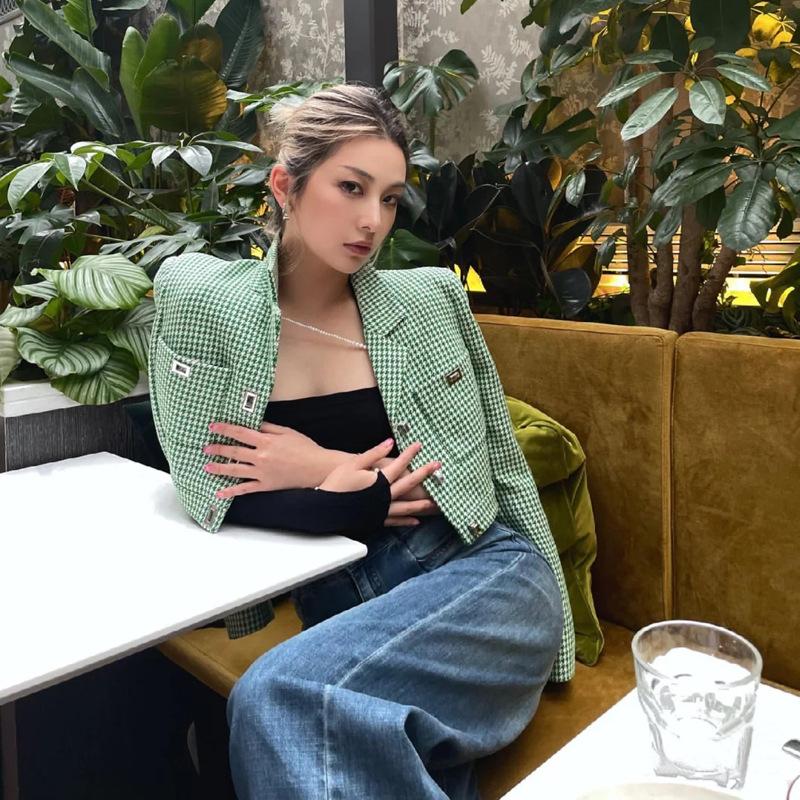 Women's Jackets British Style Retro Jacket Women Green Plaid Long Sleeve Short Coat High Waist Tweed Loose Suit Autumn Clothing, Black;brown
Women's Jackets British Style Retro Jacket Women Green Plaid Long Sleeve Short Coat High Waist Tweed Loose Suit Autumn Clothing, Black;brown
