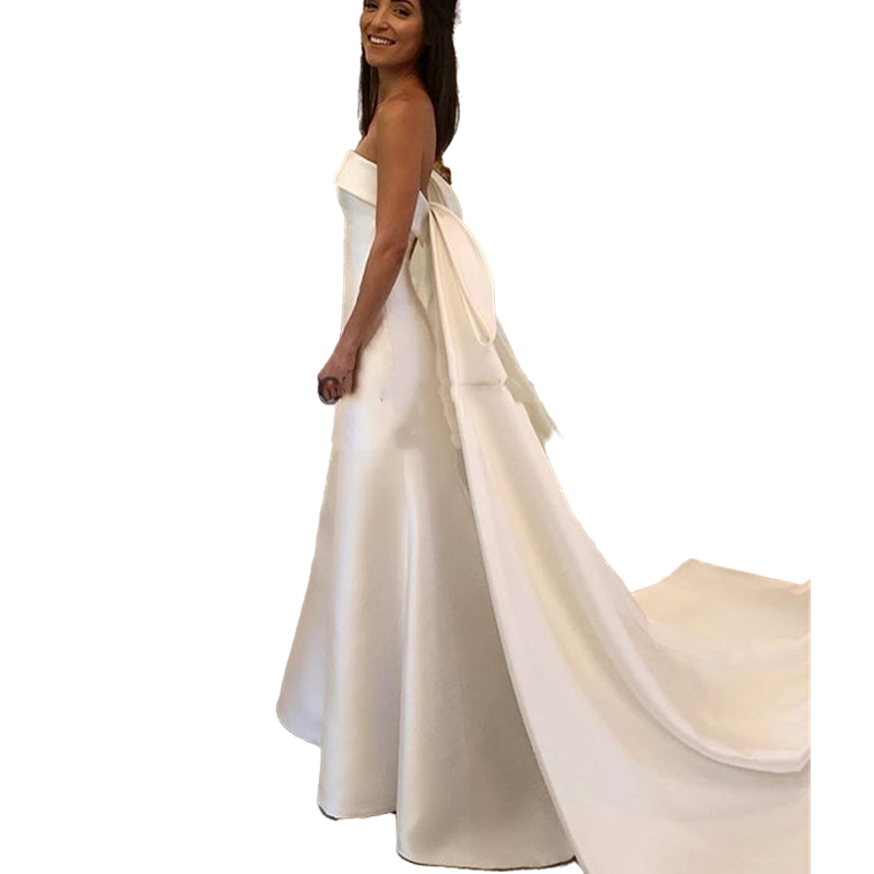 Simple A-line Wedding Dress Strapless Chapel Train Ivory Satin Bridal Gowns Backless Vestido De Noiva Charming Bride Dresses Robe De Mariee 2022