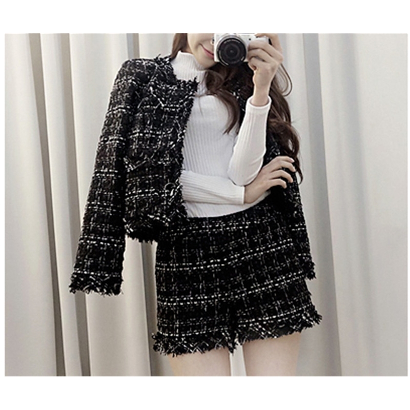 Autumn Winter Tweed 2 Piece Set Women Slim Plaid Jacket Coat + Tassels Shorts Suits Fashion Fringed Trim Ladies Women' s 210514