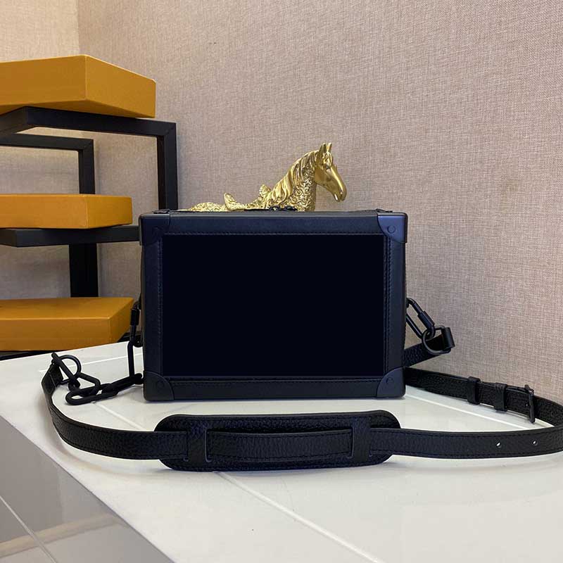 Fashion leather shoulder bag designer small square bags handbag dinner messenger wallet fashions classic high quality 55700, Freight compensation
Fashion leather shoulder bag designer small square bags handbag dinner messenger wallet fashions classic high quality 55700, Freight compensation