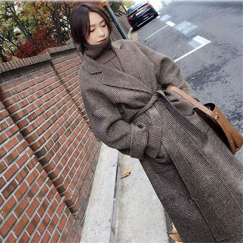 Women Wool Coat Winter Warm Plaid Long Woolen Fashion Loose Batwing Blend Trench with Belt Outwear 210515