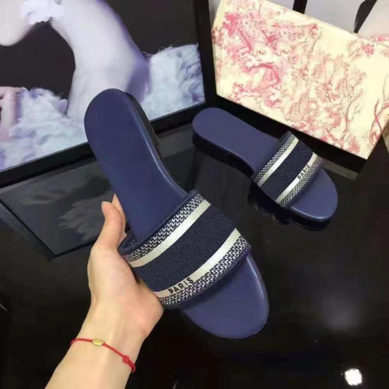 2021 original Embroidered Cotton D-Stripes Luxury designers Slipper Platform Slides Jacquar Scuffs Embroidery, Grey
2021 original Embroidered Cotton D-Stripes Luxury designers Slipper Platform Slides Jacquar Scuffs Embroidery, Grey