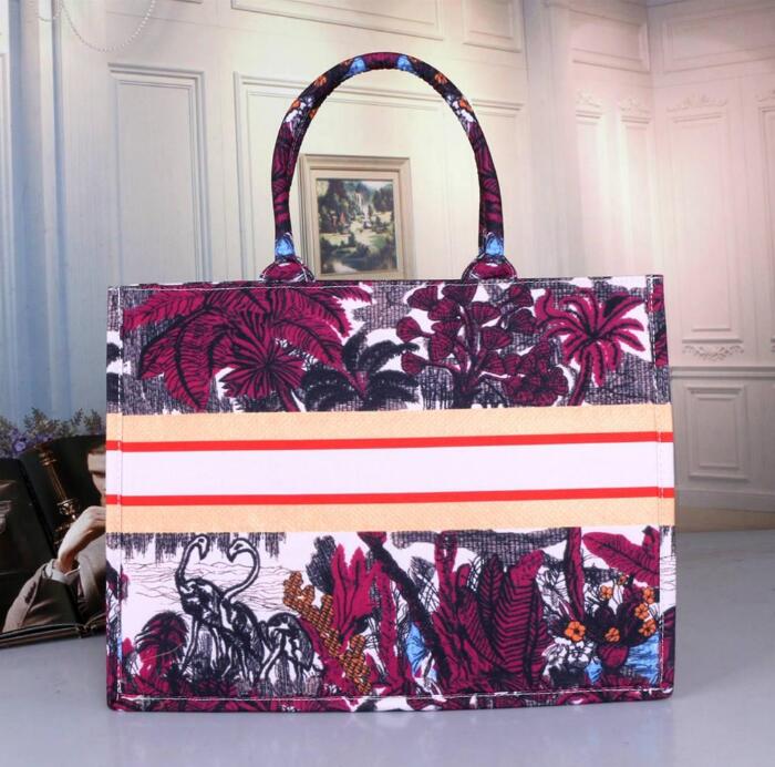 Fashion women's Handbag Designer Print Embroidery Multicolor Single Shoulder Large Capacity Bucket Bag casual Totes the cluth
Fashion women's Handbag Designer Print Embroidery Multicolor Single Shoulder Large Capacity Bucket Bag casual Totes the cluth