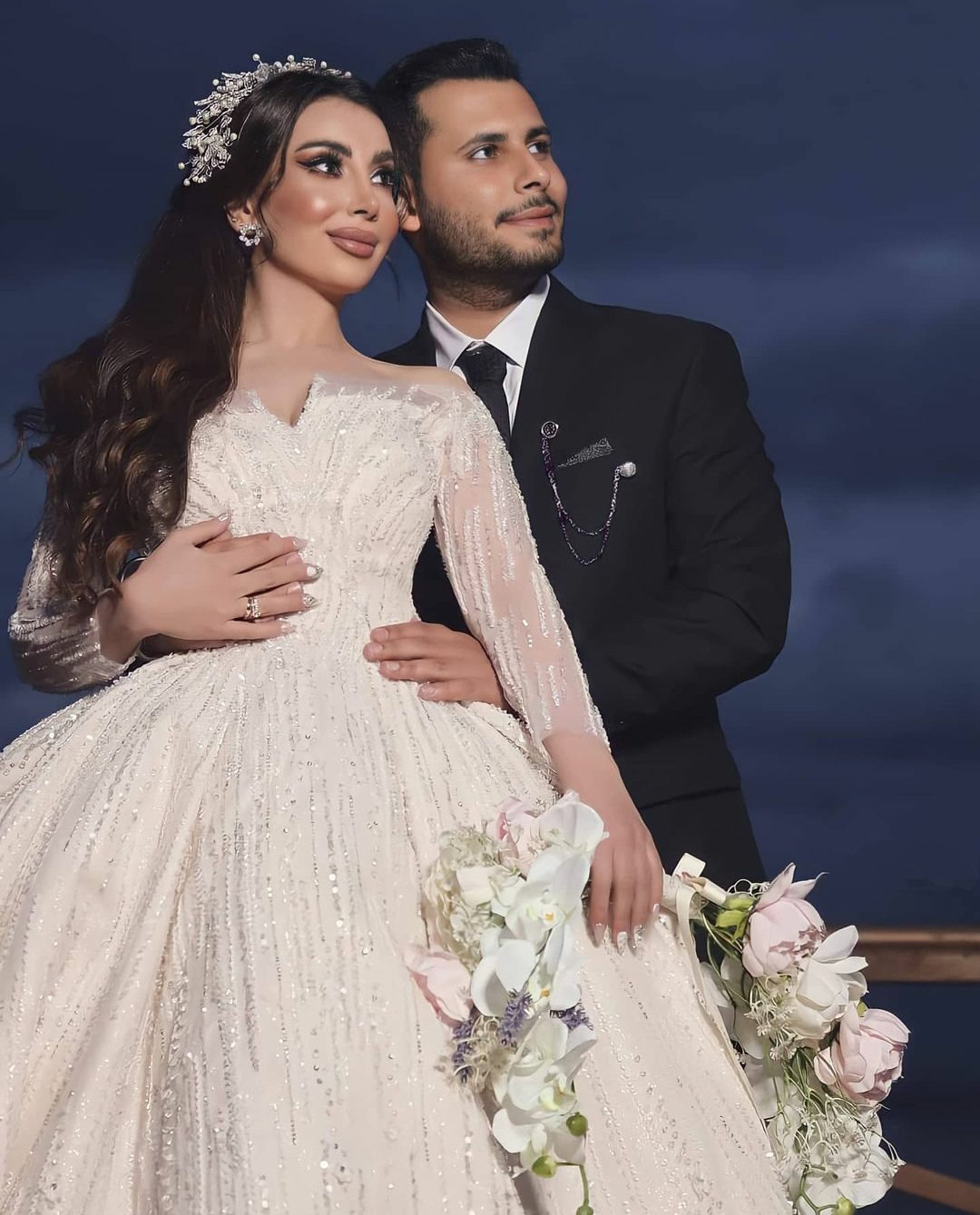Dubai Wedding Dresses A Line Off the Shoulder Luxury Bridal Gowns Long Sleeves Arabic Custom Made Vestido De Noiva