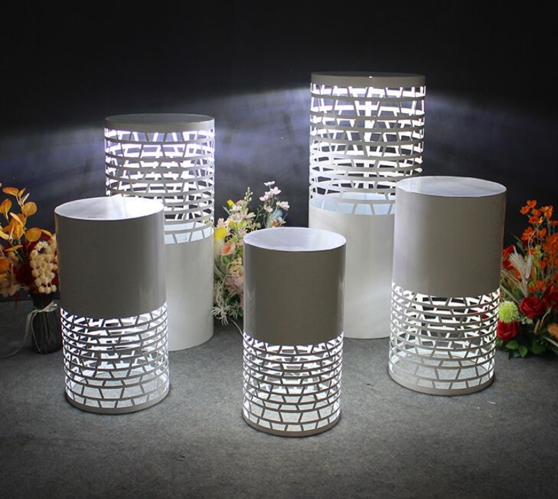 Round Light 5pcs Risers White Iron LED Cylinder Plinth Display Party Pedestal Wedding Decoration
Round Light 5pcs Risers White Iron LED Cylinder Plinth Display Party Pedestal Wedding Decoration