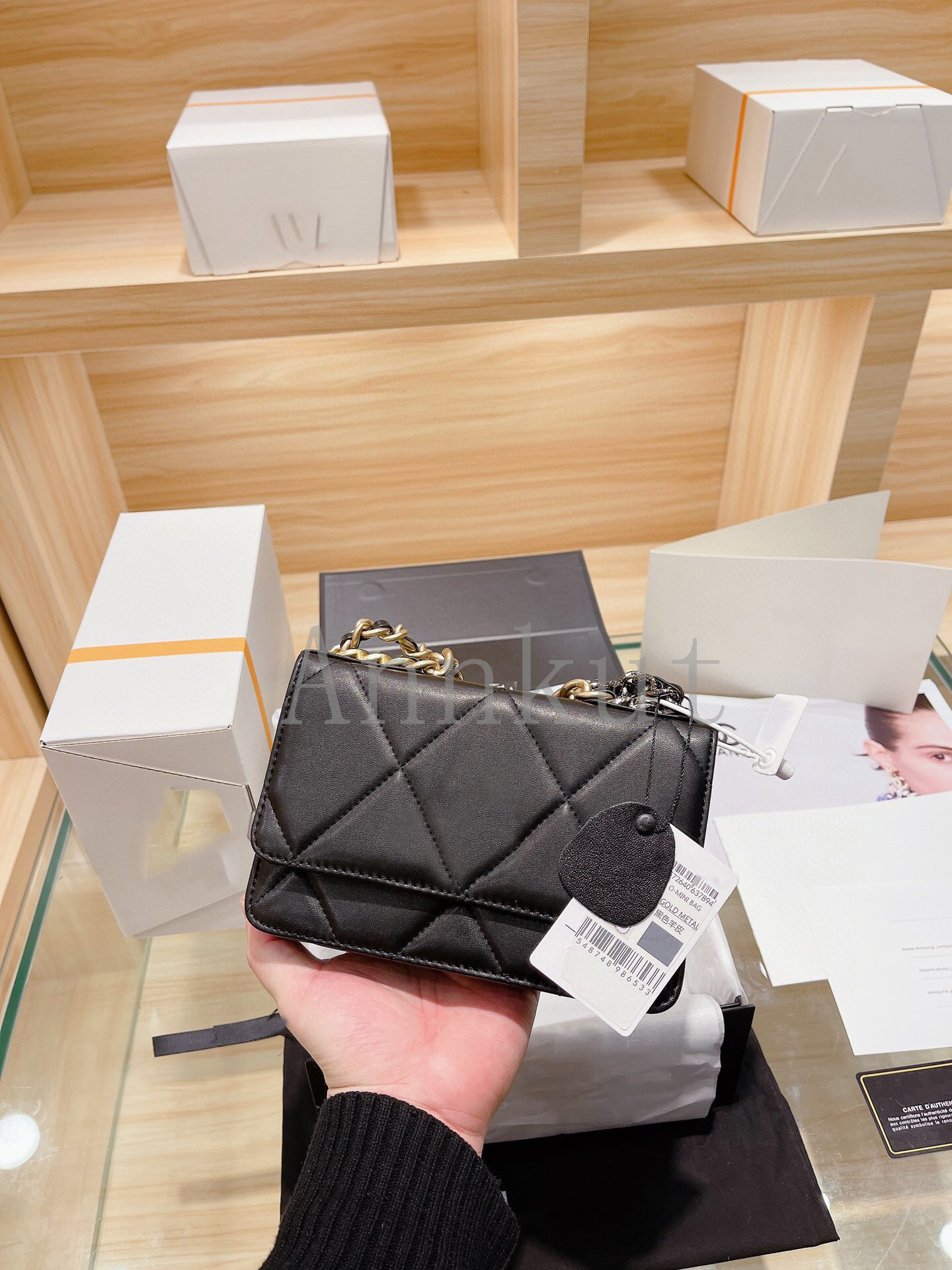 19 woc bags,Genuine leather Top quality mens women shoulder handbag Classic Messenger purse
19 woc bags,Genuine leather Top quality mens women shoulder handbag Classic Messenger purse