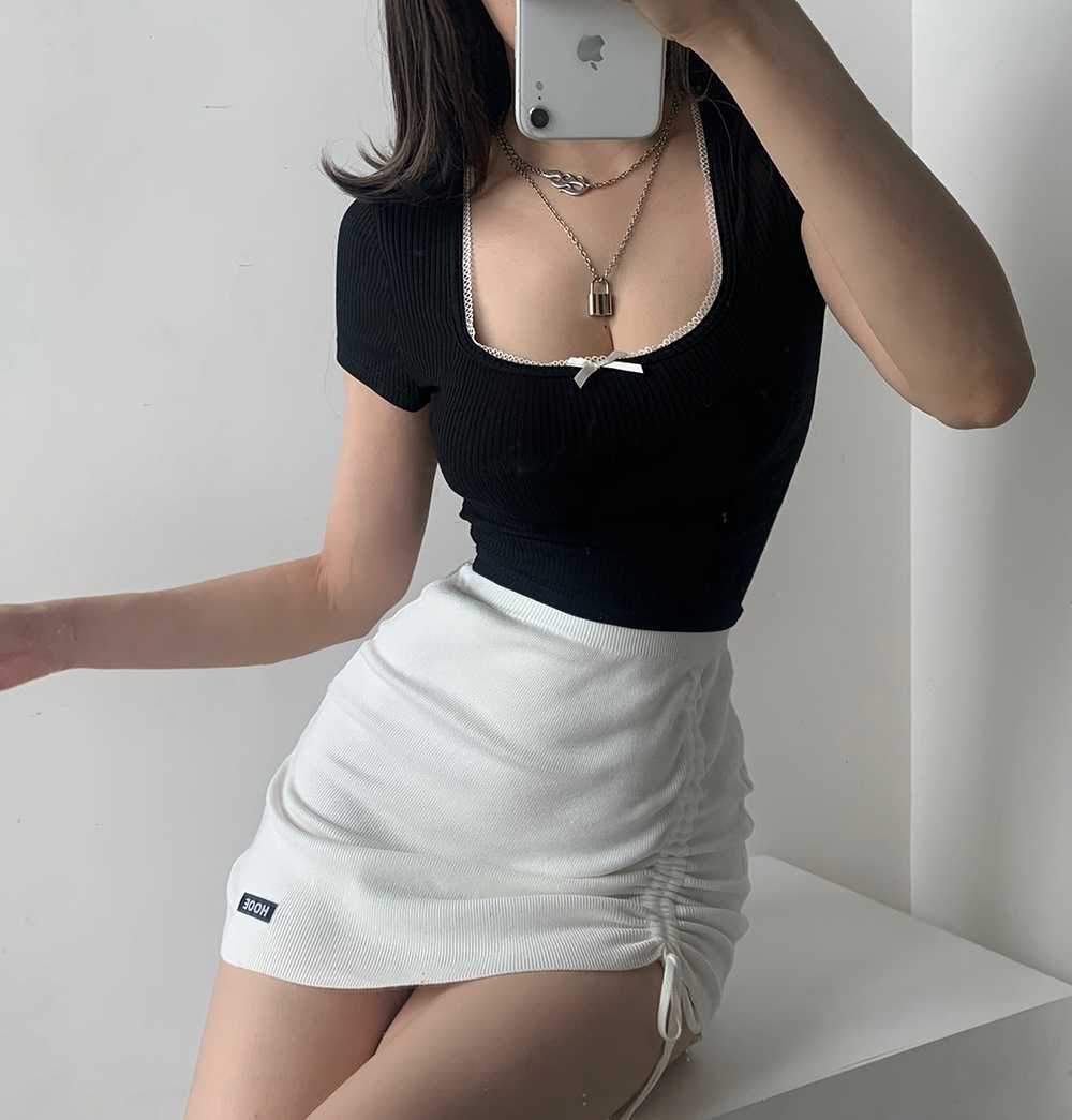Slim Short-sleeved T-shirt Colorful Pit Strips Sexy Square Collar French Lace Bow Low Chest Short Exposed Navel Top CA08 210603