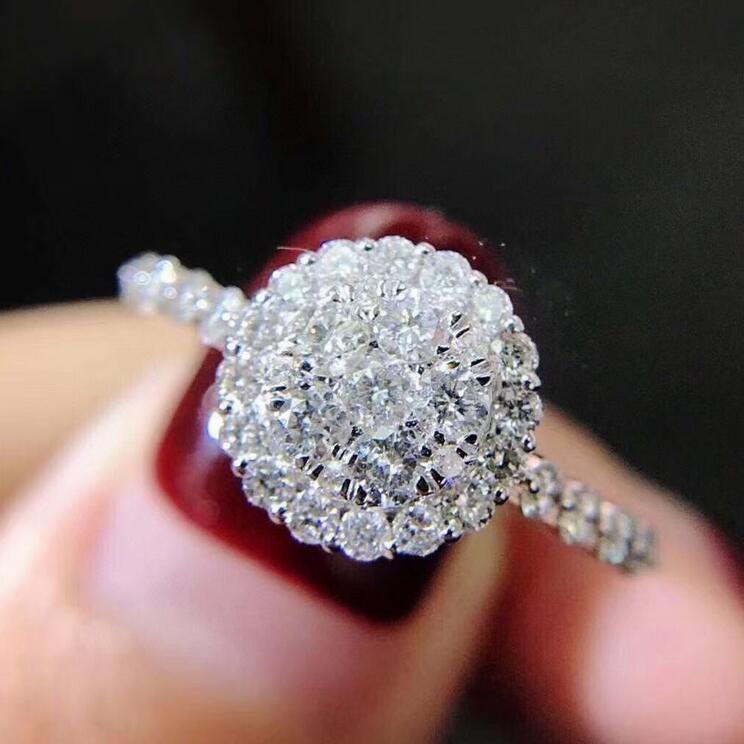 Infinity Choucong Brand Luxury Jewelry 925 Sterling Silver Round Cut White Topaz CZ Diamond Gemstones Eternity Women Wedding Engagement Band Ring For Lover Gift
Infinity Choucong Brand Luxury Jewelry 925 Sterling Silver Round Cut White Topaz CZ Diamond Gemstones Eternity Women Wedding Engagement Band Ring For Lover Gift
