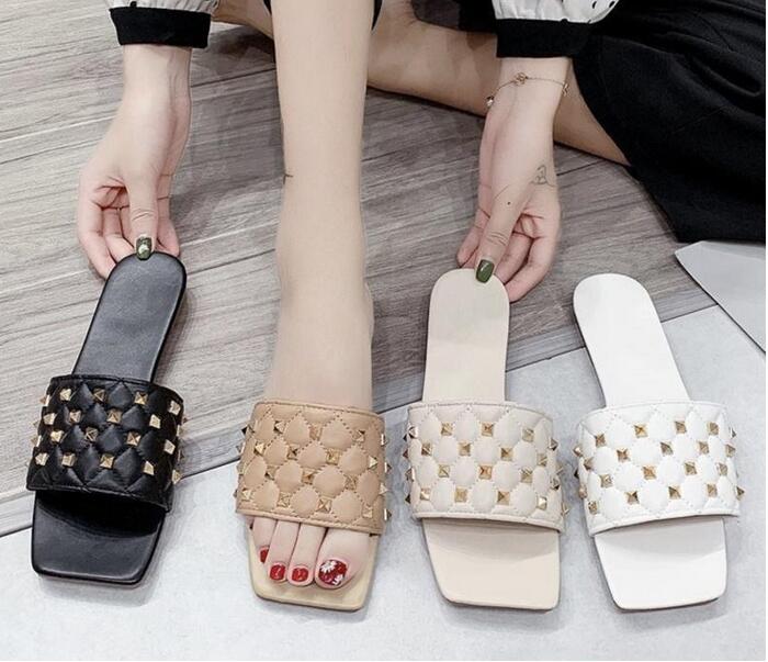 2021 Women Square toe Sandal Rivet Slides Summer Flat Slipper Sexy Quilted Stud Leather Mules Shoes Good Quality Big Size 001, # 1
2021 Women Square toe Sandal Rivet Slides Summer Flat Slipper Sexy Quilted Stud Leather Mules Shoes Good Quality Big Size 001, # 1