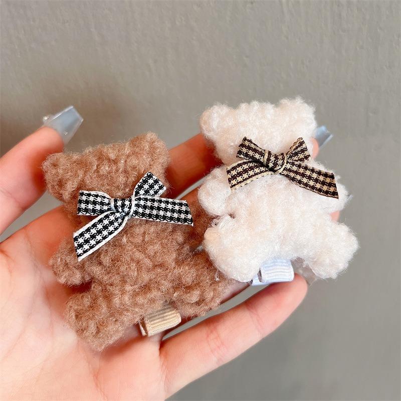 Hair Accessories Autumn And Winter Plush Bear Hairpin Girl Side Clip Children's Headdress Bangs
Hair Accessories Autumn And Winter Plush Bear Hairpin Girl Side Clip Children's Headdress Bangs