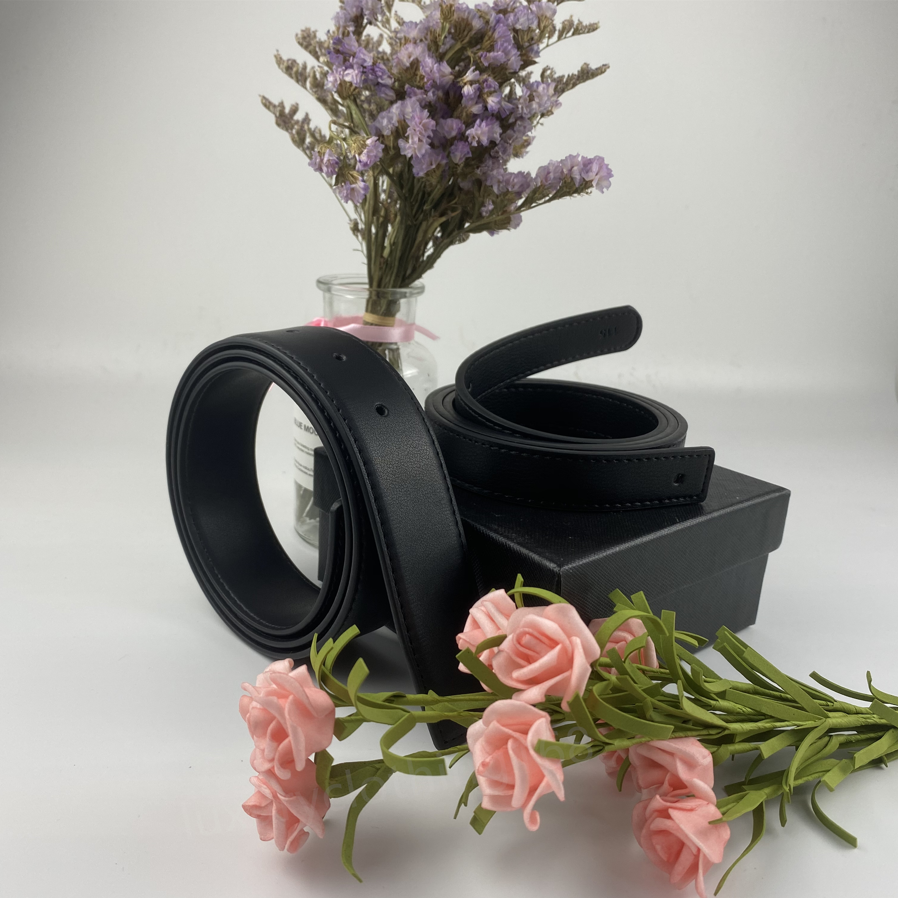 2021 men's designer belt women's leather black alloy letters buckle classic leisure luxury belts with gift box 18 styles, With box
2021 men's designer belt women's leather black alloy letters buckle classic leisure luxury belts with gift box 18 styles, With box