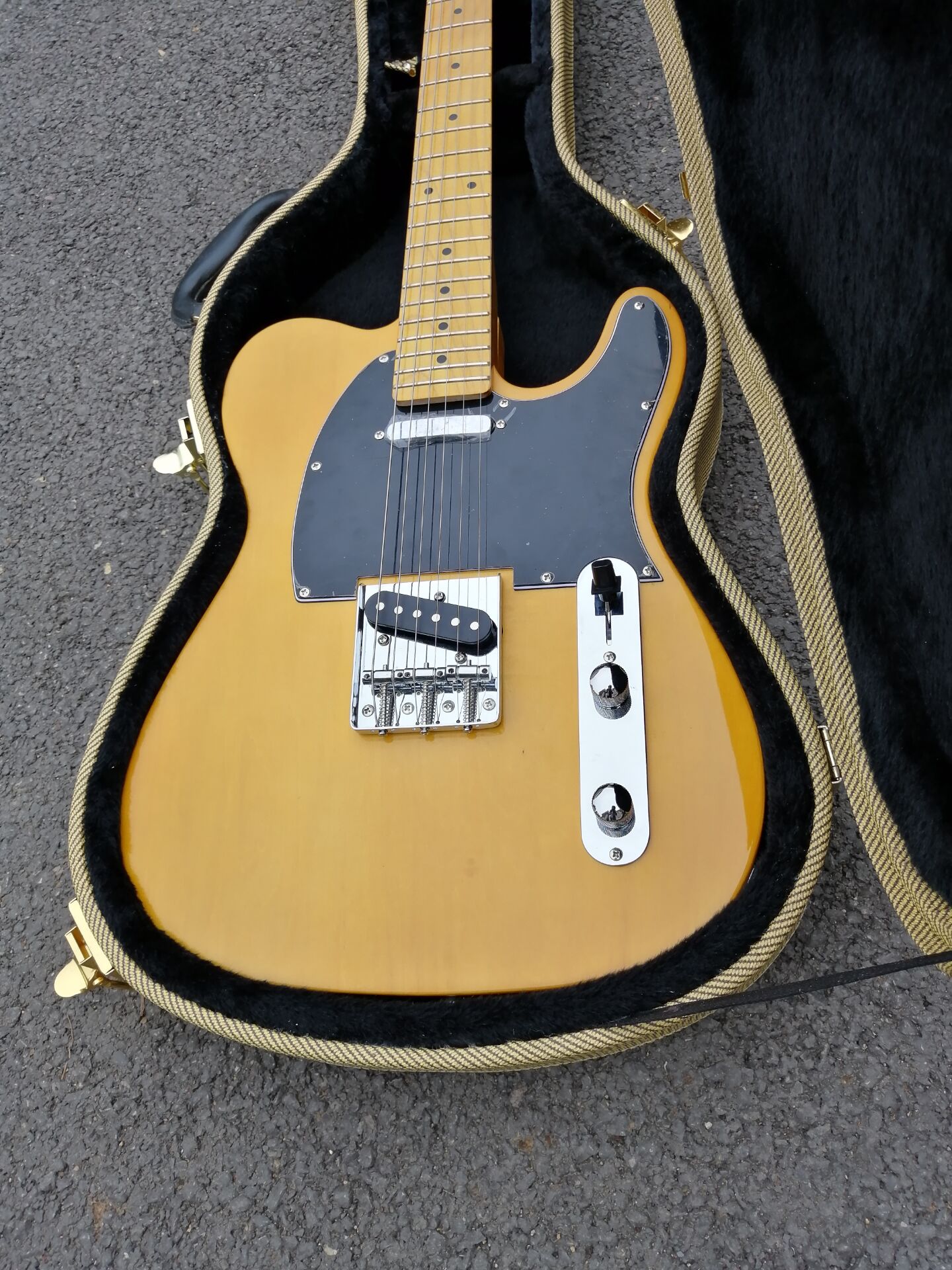 Rare Vintage 52 Butterscotch Blonde Natural Tele Electric Guitar Low Action, No Buzz, 3 Saddle Bridge, Straight Neck, Black Pickguard, Maple Fingerboard & Dot Inlay
Rare Vintage 52 Butterscotch Blonde Natural Tele Electric Guitar Low Action, No Buzz, 3 Saddle Bridge, Straight Neck, Black Pickguard, Maple Fingerboard & Dot Inlay