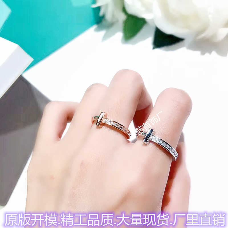 T family T1 semi women's 18K Gold Plated NEW narrow couple's full circle diamond coil ring, Silver
T family T1 semi women's 18K Gold Plated NEW narrow couple's full circle diamond coil ring, Silver