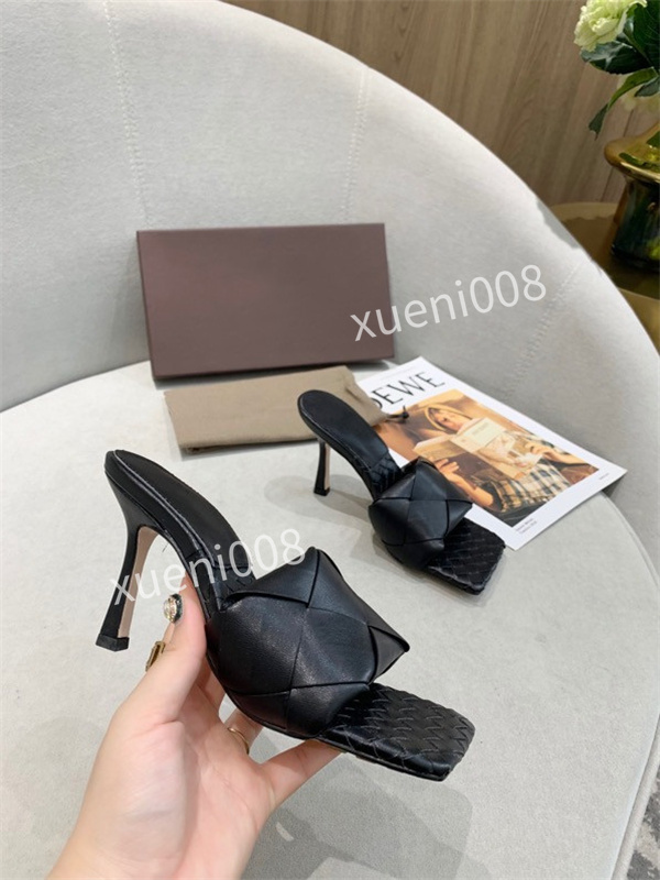 2021 Designer Casual Shoes Mens 35-42 Women D Homme King Love Fashion Comfort Flat Sneakers Platform Chaussures Black Classic Leather Crown ww210501, Choose the color
2021 Designer Casual Shoes Mens 35-42 Women D Homme King Love Fashion Comfort Flat Sneakers Platform Chaussures Black Classic Leather Crown ww210501, Choose the color