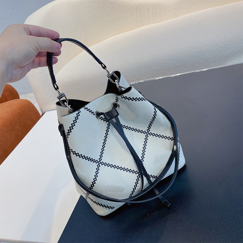Designer Handbags High Quality Bucket Bags Fashion Luxury Shoulder Bag Woman Totes Wallet, This item is not for sale
Designer Handbags High Quality Bucket Bags Fashion Luxury Shoulder Bag Woman Totes Wallet, This item is not for sale