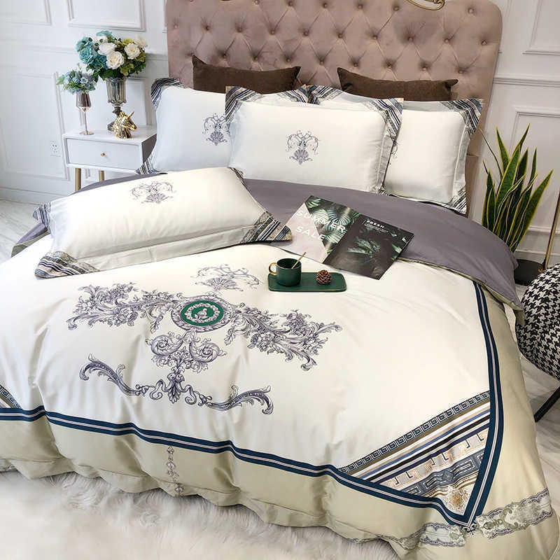 High end luxury 100 thread count Satin long staple cotton horse cotton digital printed pure cotton Four Piece Bedding Set
High end luxury 100 thread count Satin long staple cotton horse cotton digital printed pure cotton Four Piece Bedding Set