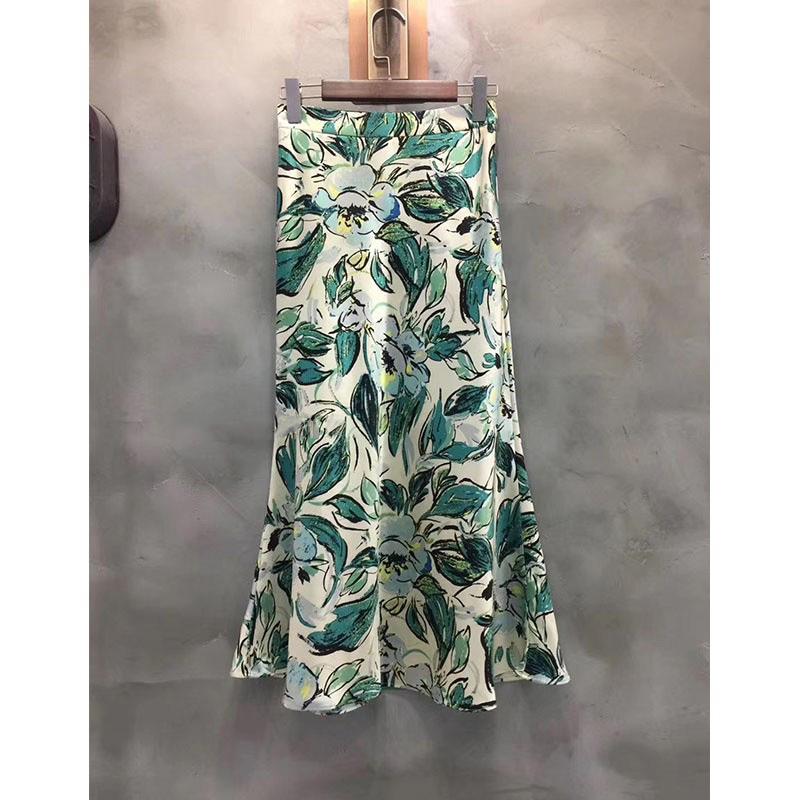 Ladies Stylish Floral Print High Waist Midi Casual Skirt - MageBop 2021 Latest Women Fashion Long Skirts, Color as real pic
Ladies Stylish Floral Print High Waist Midi Casual Skirt - MageBop 2021 Latest Women Fashion Long Skirts, Color as real pic