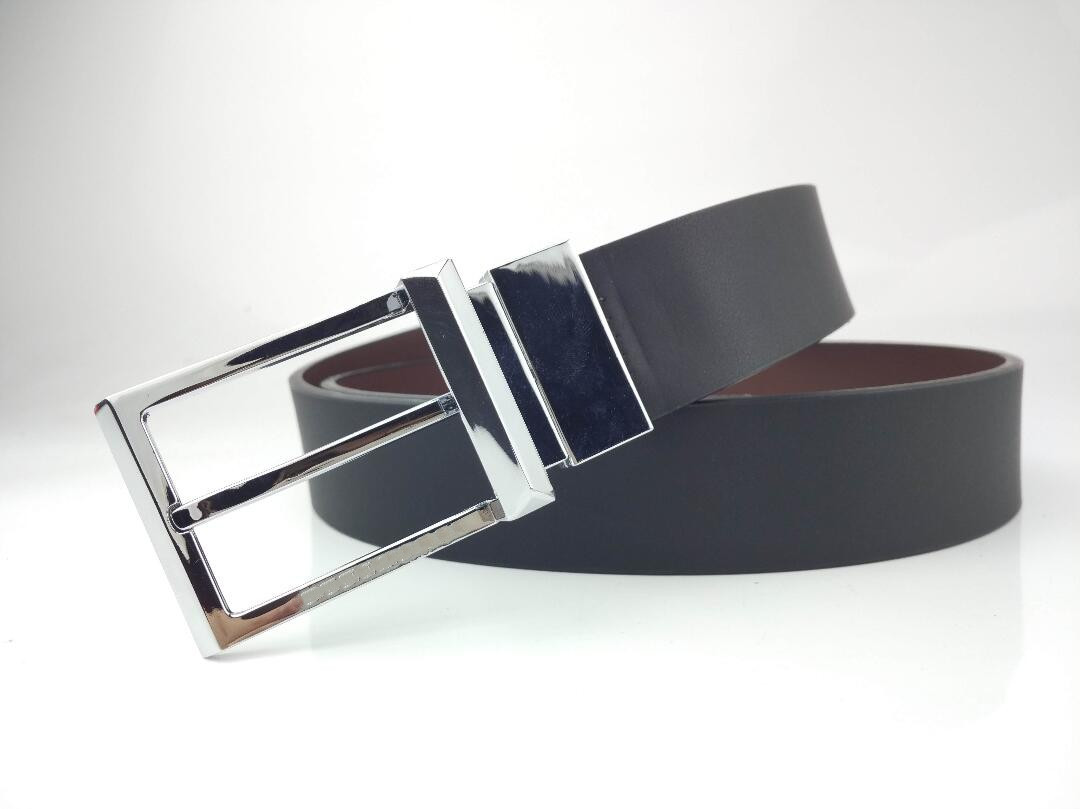 Imported leather belt for men and women black leathers gold silver pin buckle waistband official sportswear designer belts, Width 3.4cm with box
Imported leather belt for men and women black leathers gold silver pin buckle waistband official sportswear designer belts, Width 3.4cm with box