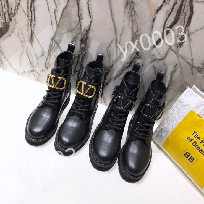 Valentin 2021 Women Designer Boots Desert Boot Flamingos Love Real Leather Medal Coarse Non-Slip Winter ankle Shoes, 01
Valentin 2021 Women Designer Boots Desert Boot Flamingos Love Real Leather Medal Coarse Non-Slip Winter ankle Shoes, 01