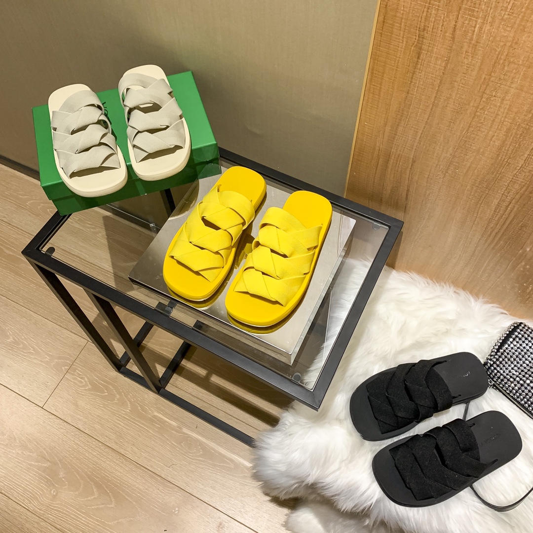 Luxury Design 2021 spring and summer new beach slippers woven elastic band upper rubber sole size 35-40, Color 1
Luxury Design 2021 spring and summer new beach slippers woven elastic band upper rubber sole size 35-40, Color 1