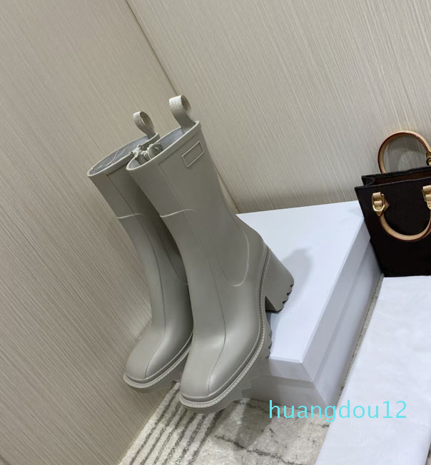 Designer- high quality women's boots fashion soft PVC slide zipper bare boot thick heel 6cm show party rain shoes, Brown
Designer- high quality women's boots fashion soft PVC slide zipper bare boot thick heel 6cm show party rain shoes, Brown