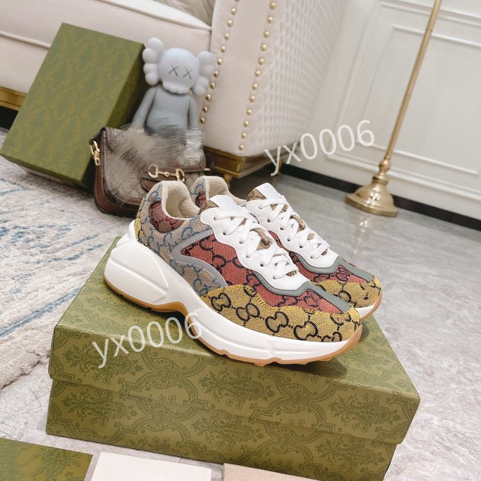 Designer Rhyton Vintage Sneakers Men Women Multicolor Casual Shoes Brand Platform Daddy Sneaker Chaussures Ladies Luxurys Runner Trainers hd210702, Choose the color
Designer Rhyton Vintage Sneakers Men Women Multicolor Casual Shoes Brand Platform Daddy Sneaker Chaussures Ladies Luxurys Runner Trainers hd210702, Choose the color